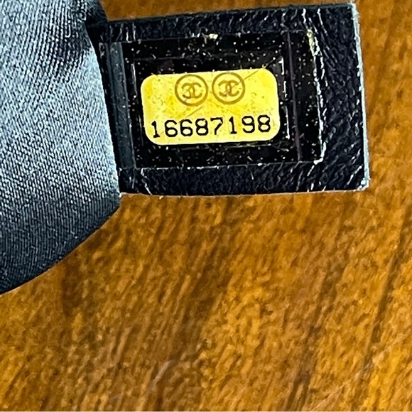 Chanel Black Caviar Grand Shopping Tote - Picture 11 of 16